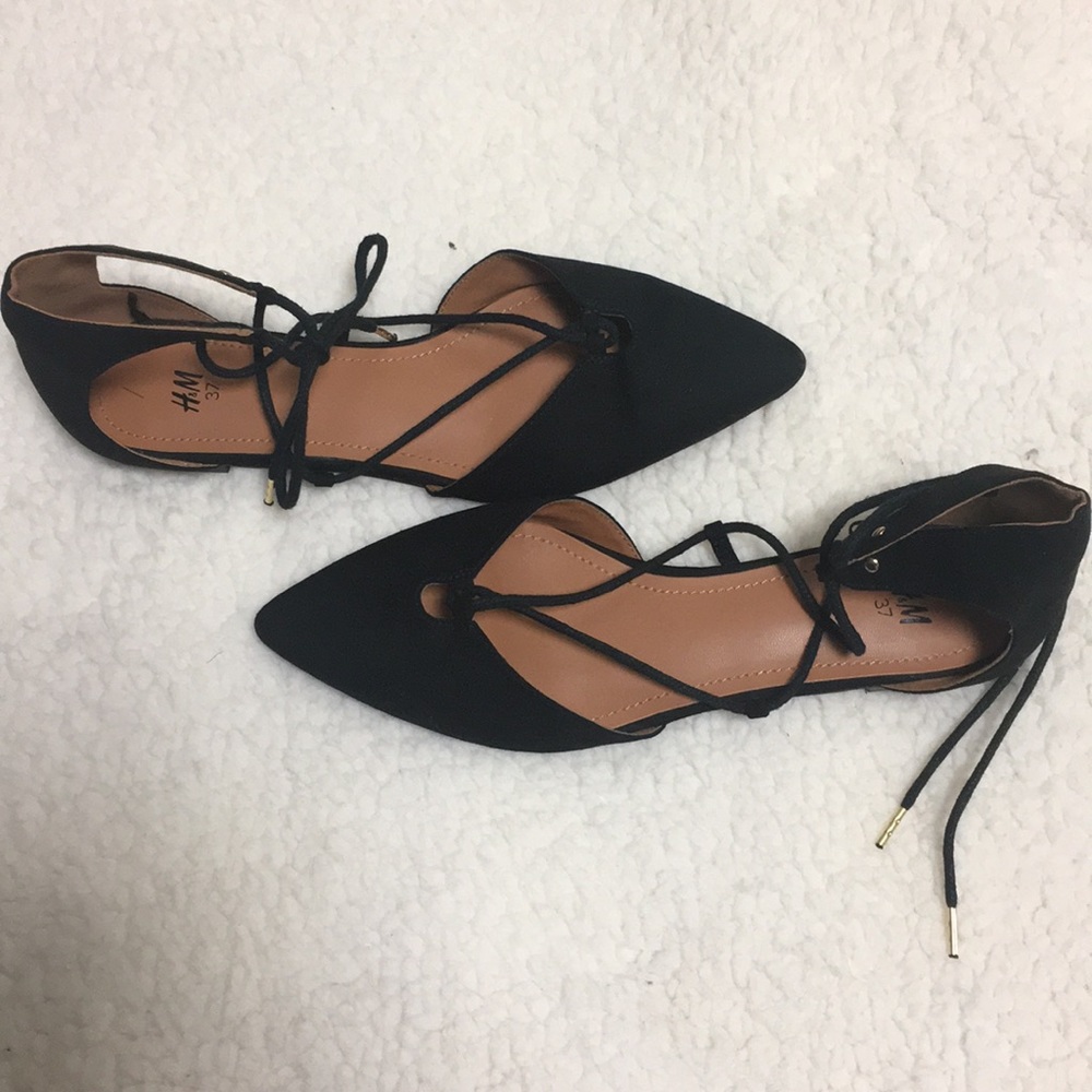 NEVER WORN Tie up lace H&M pointy toe flats
